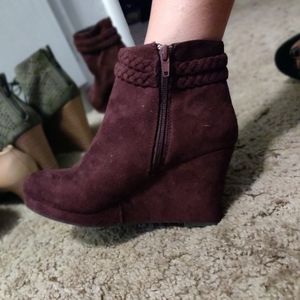 REPORT Women's Burgundy FLAME Platform Wedge Ankle